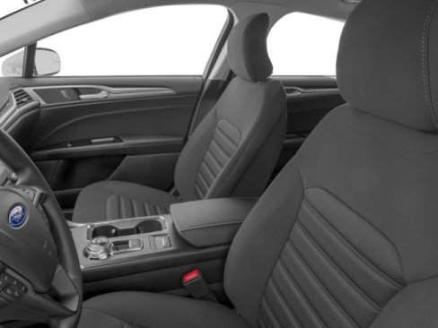 Used 2017 Ford Fusion SE w/ Equipment Group 202A image 9
