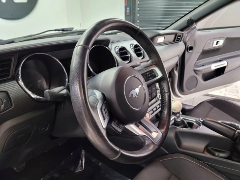 Used 2015 Ford Mustang Coupe image 18