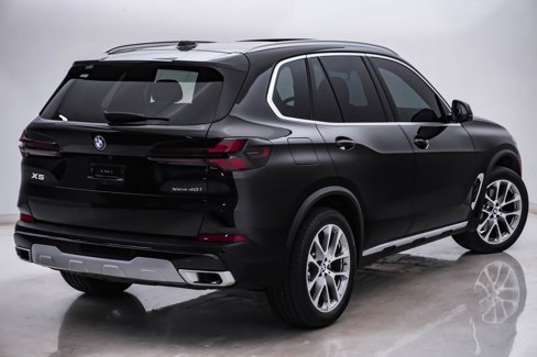 Used 2025 BMW X5 xDrive40i w/ Parking Assistance Package image 11