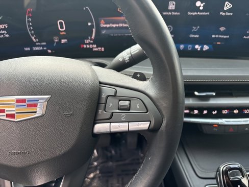 Used 2024 Cadillac XT4 Premium Luxury image 16