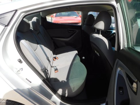 Used 2016 Hyundai Elantra SE image 35