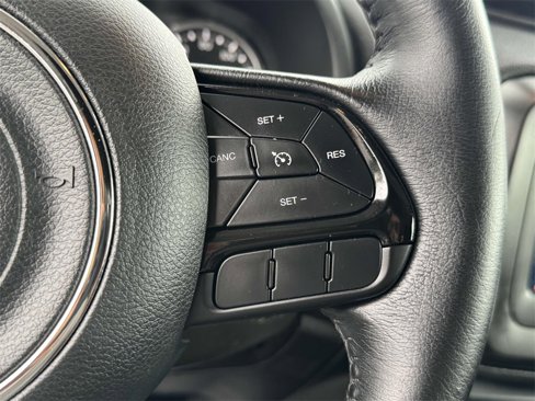 Certified 2020 Jeep Renegade Altitude image 23