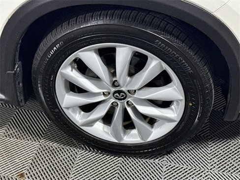 Used 2019 INFINITI QX50 Essential w/ Premium Heat Package image 10