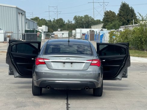 Used 2011 Chrysler 200 Limited image 24