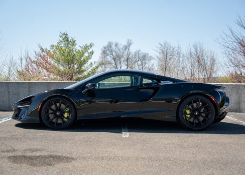 New 2025 McLaren Artura image 15