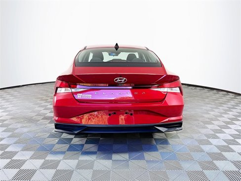 Used 2023 Hyundai Elantra SEL w/ Convenience Package image 4