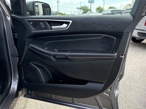 Used 2022 Ford Edge Titanium image 21