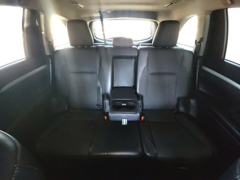 Used 2015 Toyota Highlander LE image 15