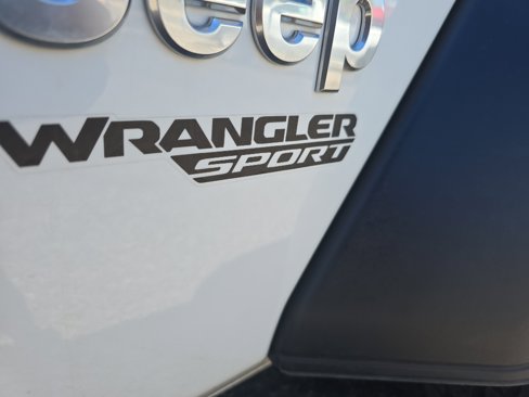 Used 2019 Jeep Wrangler Sport image 11