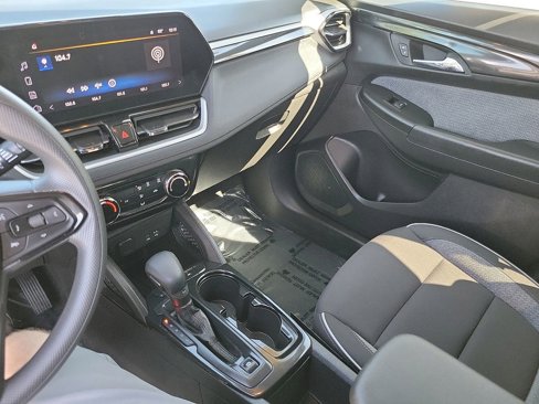 Used 2025 Chevrolet TrailBlazer LT image 13