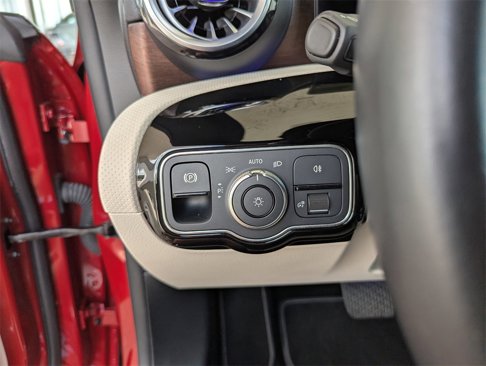 Used 2023 Mercedes-Benz CLA 250 image 19
