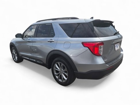 Used 2021 Ford Explorer XLT w/ Equipment Group 202A image 3