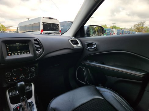 Used 2020 Jeep Compass Latitude image 27