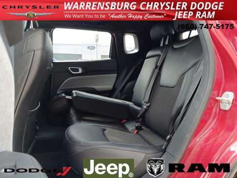 Used 2023 Jeep Compass Latitude image 13