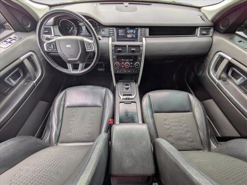 Used 2019 Land Rover Discovery Sport SE image 10