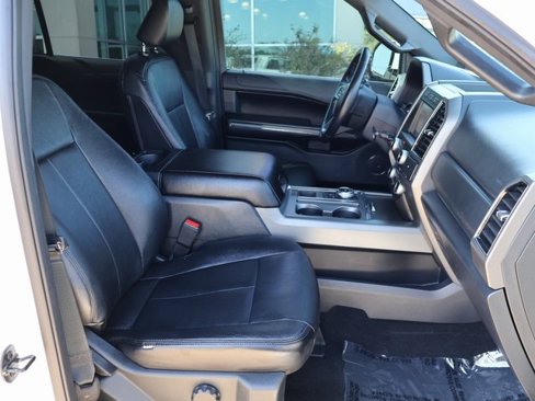 Used 2021 Ford Expedition XLT image 18
