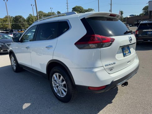 Used 2018 Nissan Rogue SV image 5