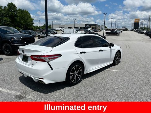 Used 2019 Toyota Camry SE image 10
