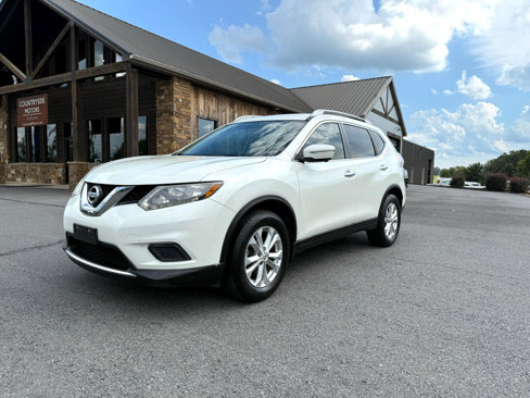 Used 2015 Nissan Rogue SV w/ SV Premium Package image 2