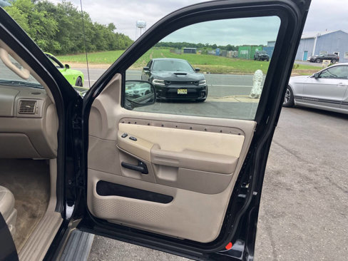 Used 2002 Ford Explorer Eddie Bauer image 19