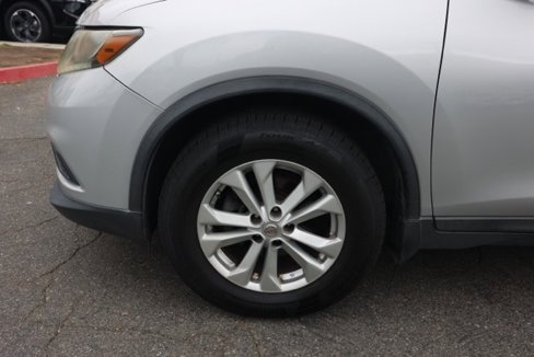 Used 2015 Nissan Rogue SV w/ SV Moonroof Package image 11