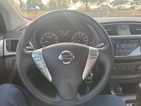 Used 2017 Nissan Sentra S image 18