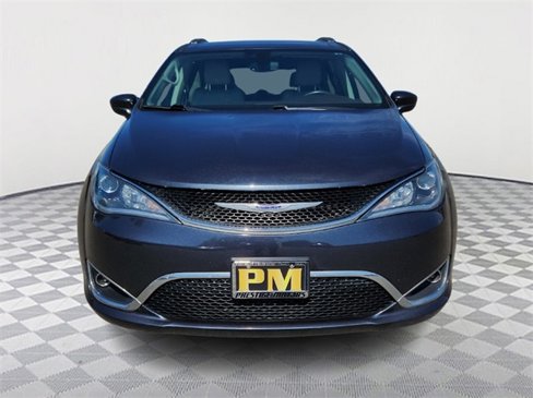 Used 2020 Chrysler Pacifica Touring-L Plus w/ Tire & Wheel Group image 2