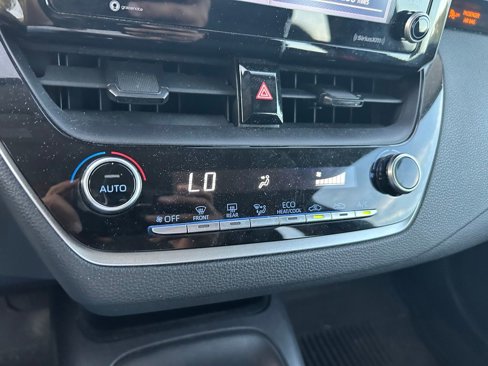Used 2022 Toyota Corolla LE image 24