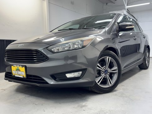 Used 2017 Ford Focus SE image 3