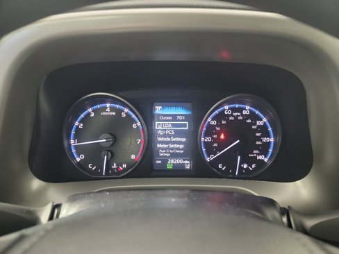 Used 2017 Toyota RAV4 LE image 24