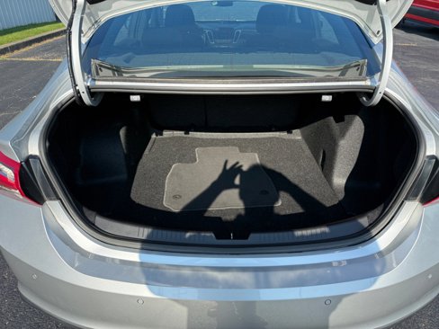 Used 2020 Chevrolet Malibu LT image 9