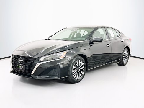 Used 2024 Nissan Altima 2.5 SV image 3