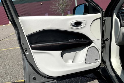 Used 2021 Jeep Compass Limited w/ Sun and Sound Group image 19