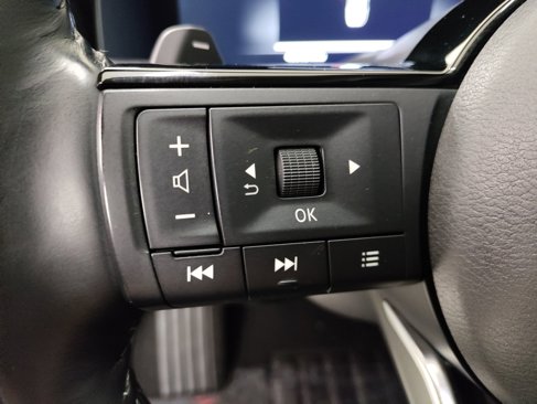 Used 2022 Nissan Pathfinder Platinum w/ Cargo Package image 15