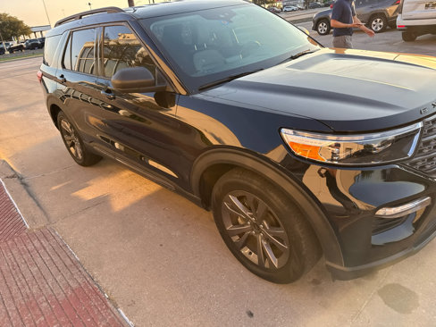 Used 2021 Ford Explorer XLT w/ Equipment Group 202A image 6
