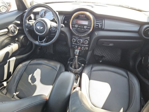 Used 2016 MINI Cooper 4-Door Hardtop image 26