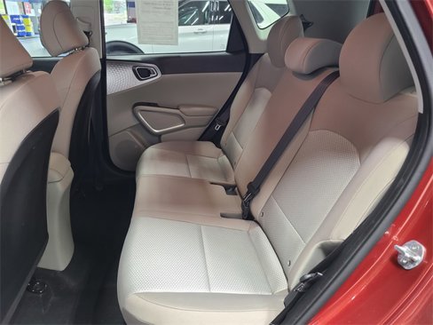 Used 2022 Kia Soul LX image 16