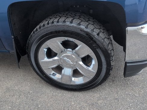 Used 2018 Chevrolet Silverado 1500 LT w/ LT Eassist Package image 9