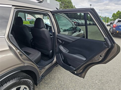 Used 2022 Subaru Outback Premium image 12