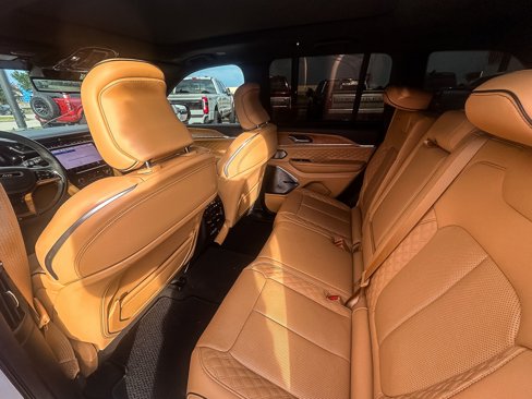 Used 2024 Jeep Grand Cherokee Summit image 21