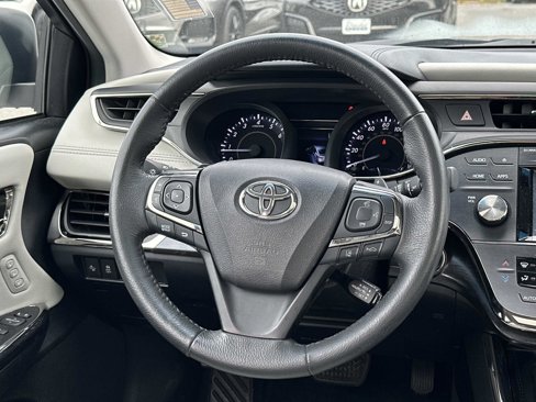 Used 2018 Toyota Avalon XLE Premium image 24