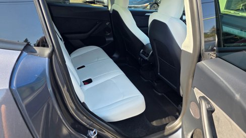 Used 2023 Tesla Model Y Long Range image 14