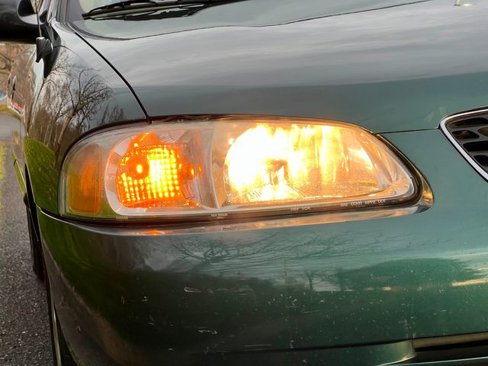 Used 2001 Nissan Sentra GXE image 9