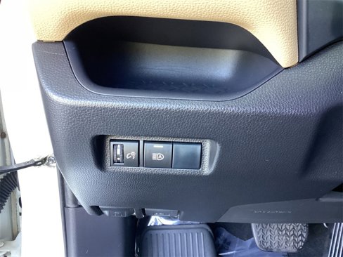 Used 2019 Toyota RAV4 LE image 16