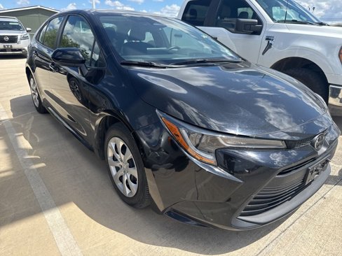 Used 2023 Toyota Corolla LE image 3