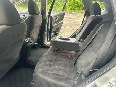 Used 2015 Nissan Rogue S image 23
