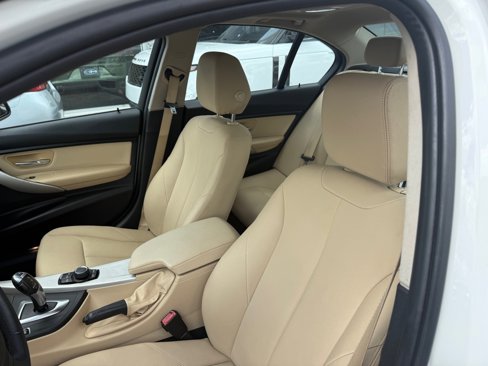 Used 2018 BMW 320i Sedan image 24