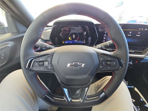 New 2025 Chevrolet Trax RS image 11