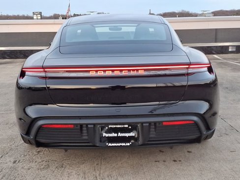 Used 2025 Porsche Taycan image 5