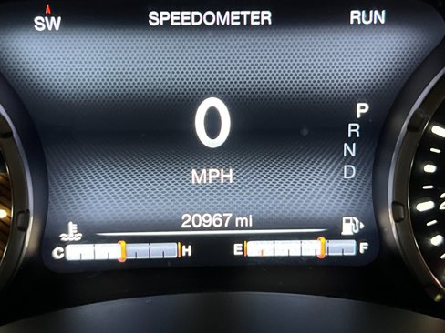 Certified 2021 Jeep Renegade Latitude w/ Sun & Sound Group image 27